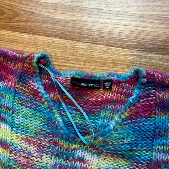 Multicolored knitted jumper with mini V-neckline & long sleeves, with 2 pockets - Picture 3 of 6